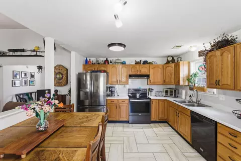 Kitchen - 208 Rabbit Run Rd, Georgetown, KY 40324 photo 3 of 3