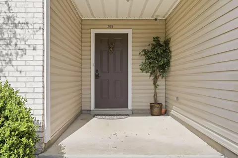Exterior - 208 Rabbit Run Rd, Georgetown, KY 40324 photo 4 of 8