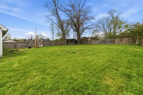 Exterior - 710 E Bryant St, Corbin, KY 40701 photo 6 of 7