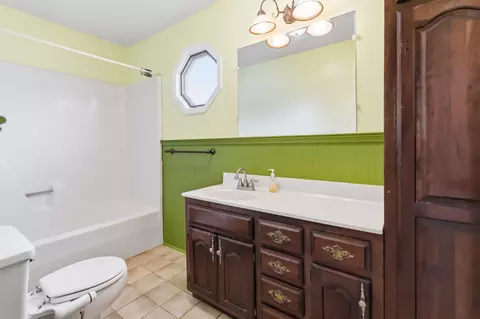 Bath - 710 E Bryant St, Corbin, KY 40701 photo 3 of 3