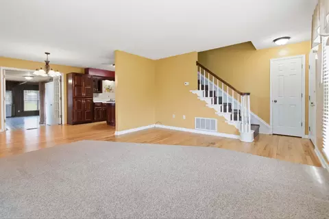 Living - 710 E Bryant St, Corbin, KY 40701 photo 5 of 9