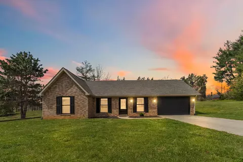111 Whispering Oaks Dr, Somerset, KY 42503