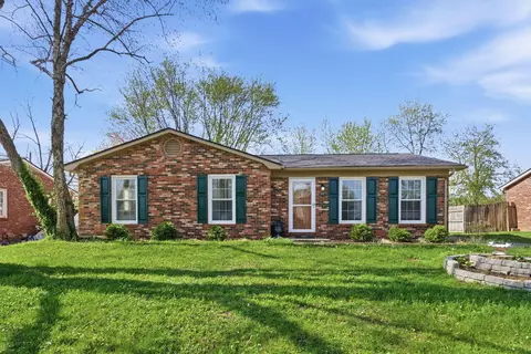 105 Queensway Dr, Versailles, KY 40383