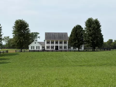 3600 Briar Hill Rd, Lexington, KY 40516