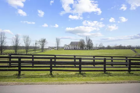 3600 Briar Hill Rd, Lexington, KY 40516