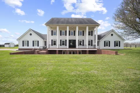 3600 Briar Hill Rd, Lexington, KY 40516