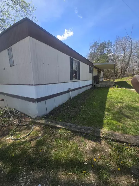 271 Estes Rd, Clay City, KY 40312