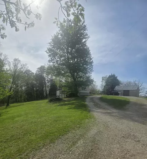 271 Estes Rd, Clay City, KY 40312