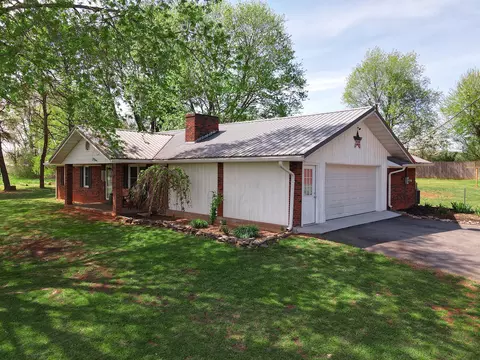 202 Willa Dr, Monticello, KY 42633