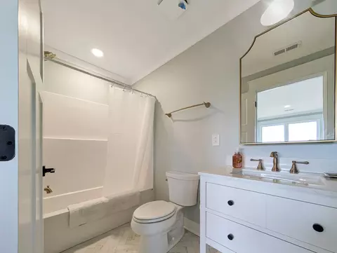Bath - 97 Walker Ln, Lancaster, KY 40444 photo 4 of 5