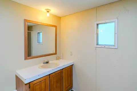 Bath - 1207 Logan Rd, Springfield, KY 40069 photo 5 of 6