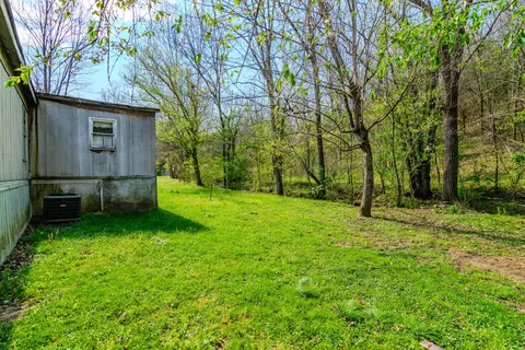 Exterior - 1207 Logan Rd, Springfield, KY 40069 photo 2 of 16