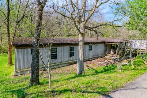 Exterior - 1207 Logan Rd, Springfield, KY 40069 photo 13 of 16