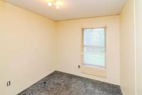 Bedroom - 1207 Logan Rd, Springfield, KY 40069 photo 1 of 9