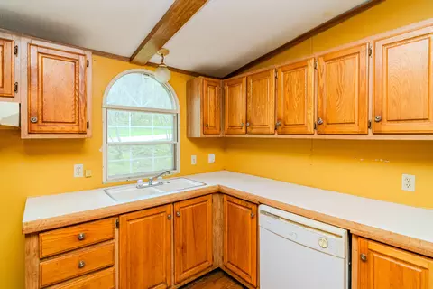 Kitchen - 1207 Logan Rd, Springfield, KY 40069 photo 3 of 3
