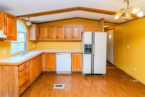 Kitchen - 1207 Logan Rd, Springfield, KY 40069 photo 1 of 3
