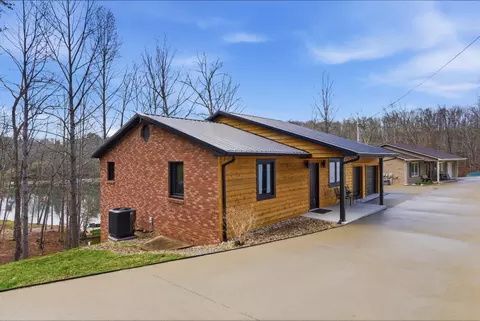 1063 Cliffs Edge Rd, East Bernstadt, KY 40729