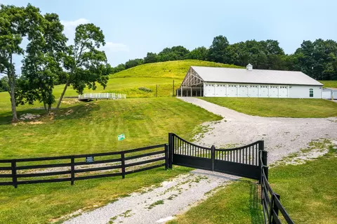 54 Burdette Knob Rd, Lancaster, KY 40444