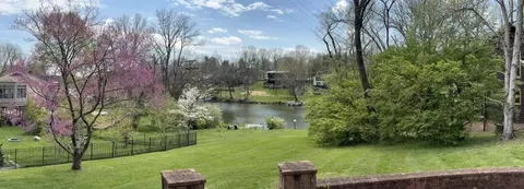 2044 Manor Dr, Lexington, KY 40502