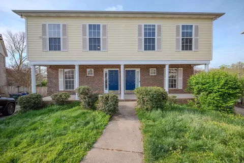 3884 Sugar Creek Dr, Lexington, KY 40517