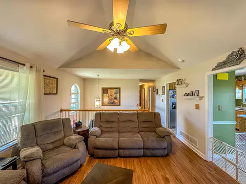 Living - 204 Saddle Brook Ct, Berea, KY 40403 photo 1 of 1