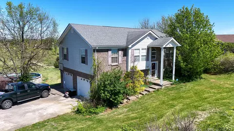 Exterior - 204 Saddle Brook Ct, Berea, KY 40403 photo 2 of 2