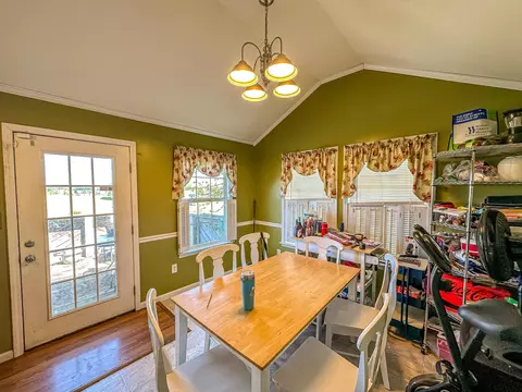 Dining - 204 Saddle Brook Ct, Berea, KY 40403 photo 1 of 2