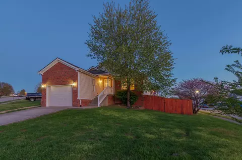100 Santa Monica Dr, Georgetown, KY 40324
