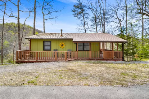 25 Godsey Ave, Whitley City, KY 42653