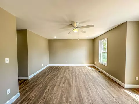 Living - 174 Devils Neck Rd, Corbin, KY 40701 photo 8 of 8