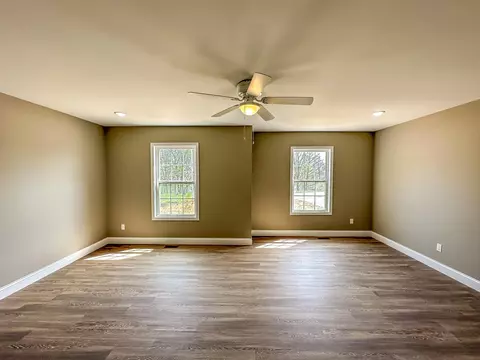 Living - 174 Devils Neck Rd, Corbin, KY 40701 photo 6 of 8
