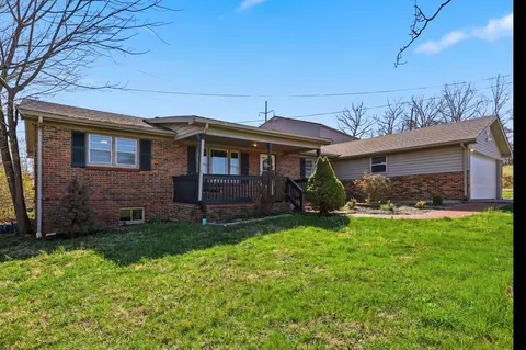 30 Halls Ln, Stanton, KY 40380