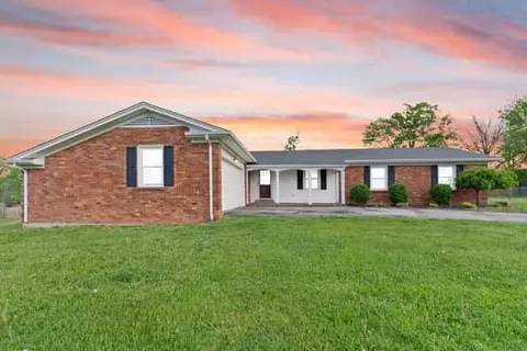 101 Holly Hill Cir, Nicholasville, KY 40356