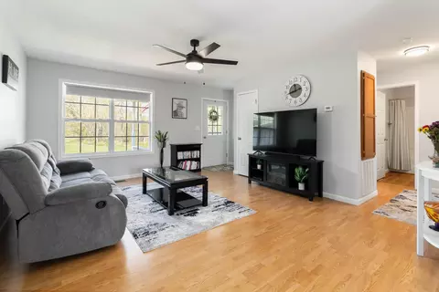 Living - 1494 Lum Strunk Rd, Strunk, KY 42649 photo 1 of 1