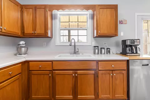 Kitchen - 1494 Lum Strunk Rd, Strunk, KY 42649 photo 3 of 4