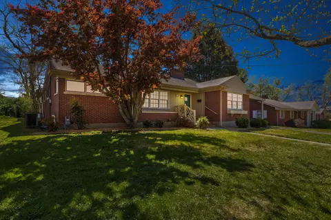 212 Sterling Ave, Mount Sterling, KY 40353