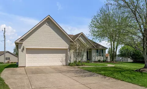 220 Hibiscus Ln, Winchester, KY 40391
