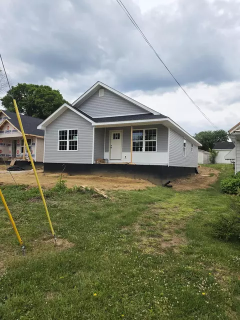 40 Riverview Rd, Irvine, KY 40336