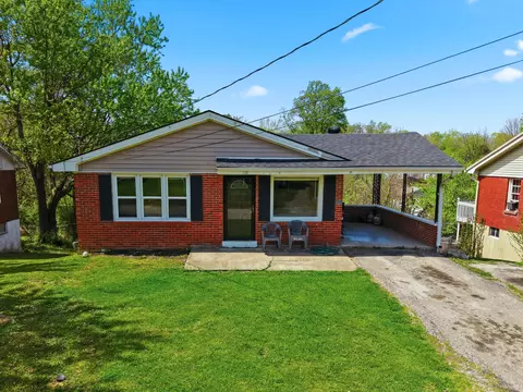 Exterior - 110 Ridgeway Dr, Lancaster, KY 40444 photo 5 of 8