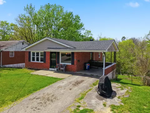Exterior - 110 Ridgeway Dr, Lancaster, KY 40444 photo 6 of 8