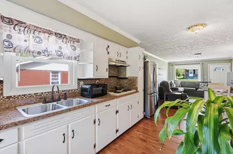 Kitchen - 110 Ridgeway Dr, Lancaster, KY 40444 photo 3 of 3
