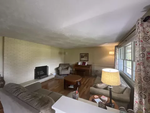 Living - 110 Cherry Ln, Burnside, KY 42519 photo 2 of 8