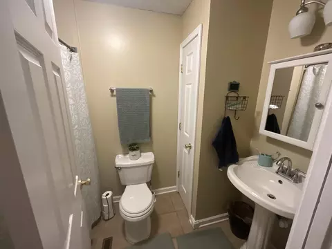 Bath - 110 Cherry Ln, Burnside, KY 42519 photo 1 of 5