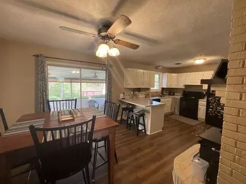 Dining - 110 Cherry Ln, Burnside, KY 42519 photo 2 of 3