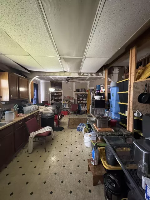 Kitchen - 305 Hamlin Ave, Corbin, KY 40701 photo 3 of 3