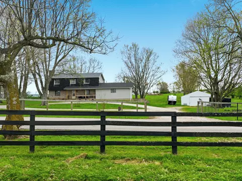 582 Hutchison Rd, Paris, KY 40361