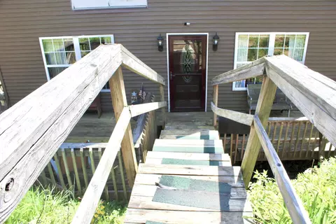 682 Garrad Rd, Tollesboro, KY 41189