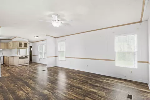 Living - 80 Fox Run Rd, Morehead, KY 40351 photo 1 of 6