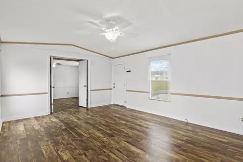 Living - 80 Fox Run Rd, Morehead, KY 40351 photo 3 of 6
