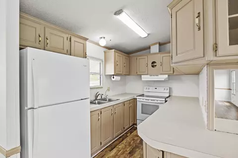 Kitchen - 80 Fox Run Rd, Morehead, KY 40351 photo 1 of 2